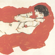 LEŽÍCÍ ŽENSKÝ AKT NA ČERVENÉ DRAPÉRII